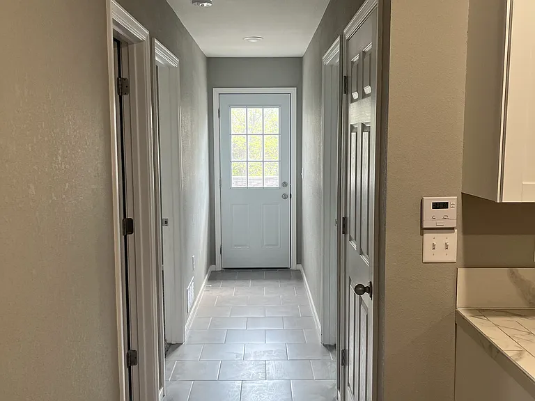 511 N Main St #B — Photo 7