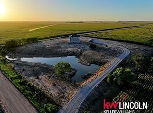 902 Road 1, Fairmont, NE 68354