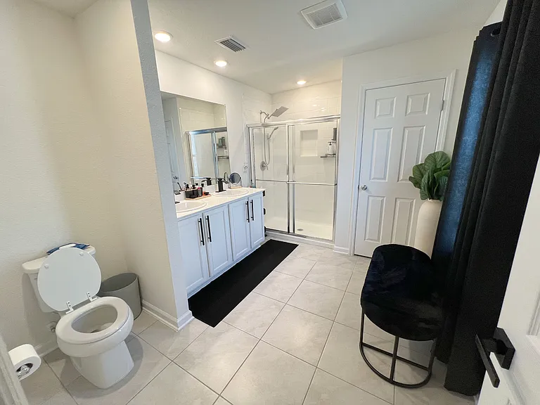 7223 Hawkes Bend St — Photo 4