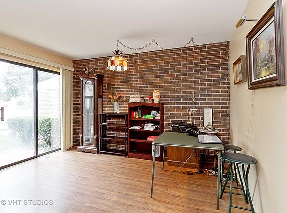 5th image of 252 W Wimbolton Dr