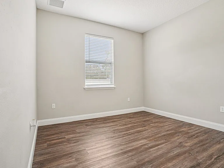 Eleven Oaks — Photo 86