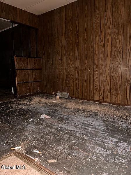 5th image of 1002 Davis Terrace