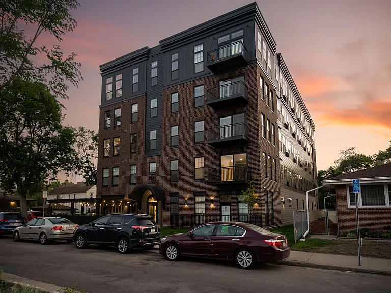 1000 Main Street Apartments — Photo 5