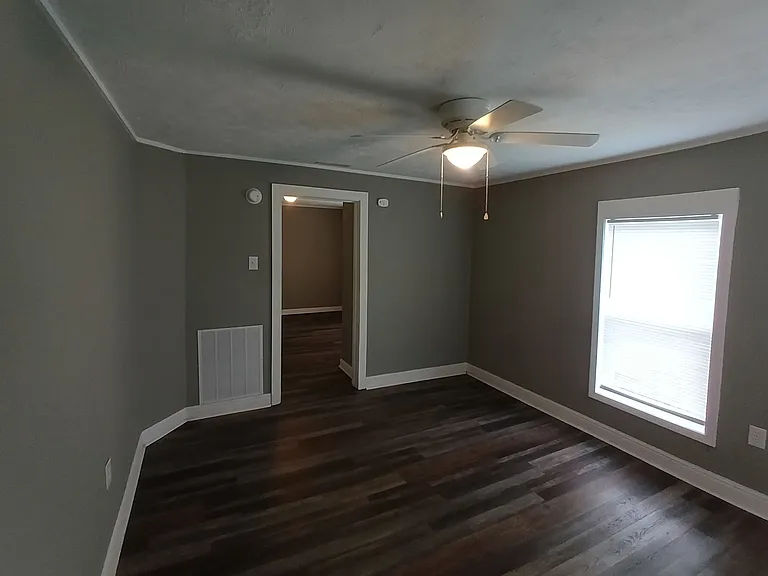 308 Sterling St — Photo 4