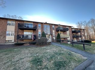 29 Balance Rock Rd APT 9, Seymour, CT 06483