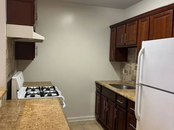 Magnolia Court, 268 S Washington Ave #106, Bergenfield, NJ 07621