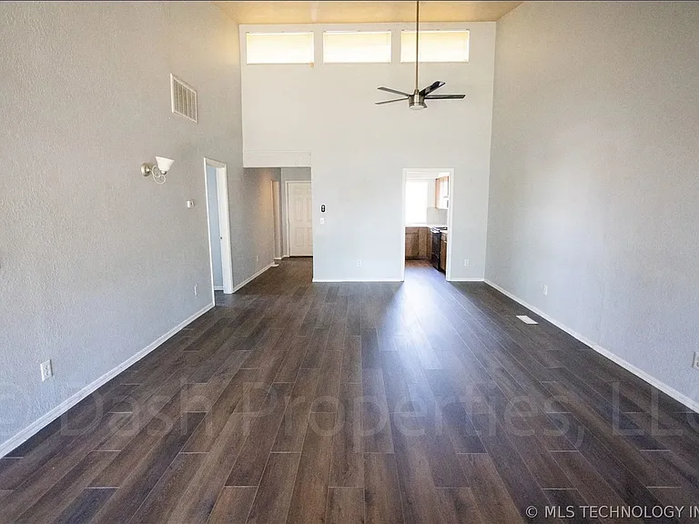 5104 S 75th East Ave — Photo 9