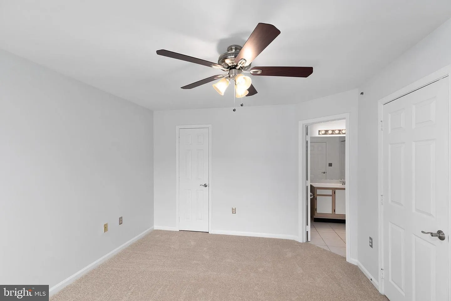 2 bed, 980 sqft, $1,725 — Photo 3