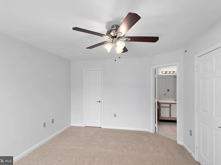 4406 Silverbrook Ln #302 — Photo 3