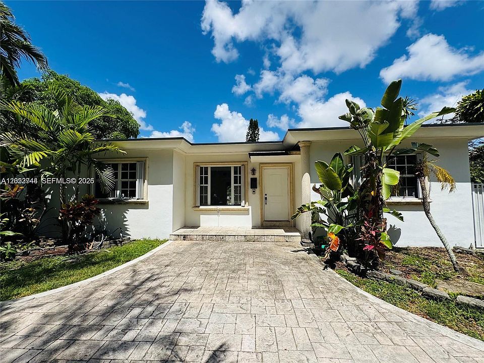 1st image of 516 La Villa Dr