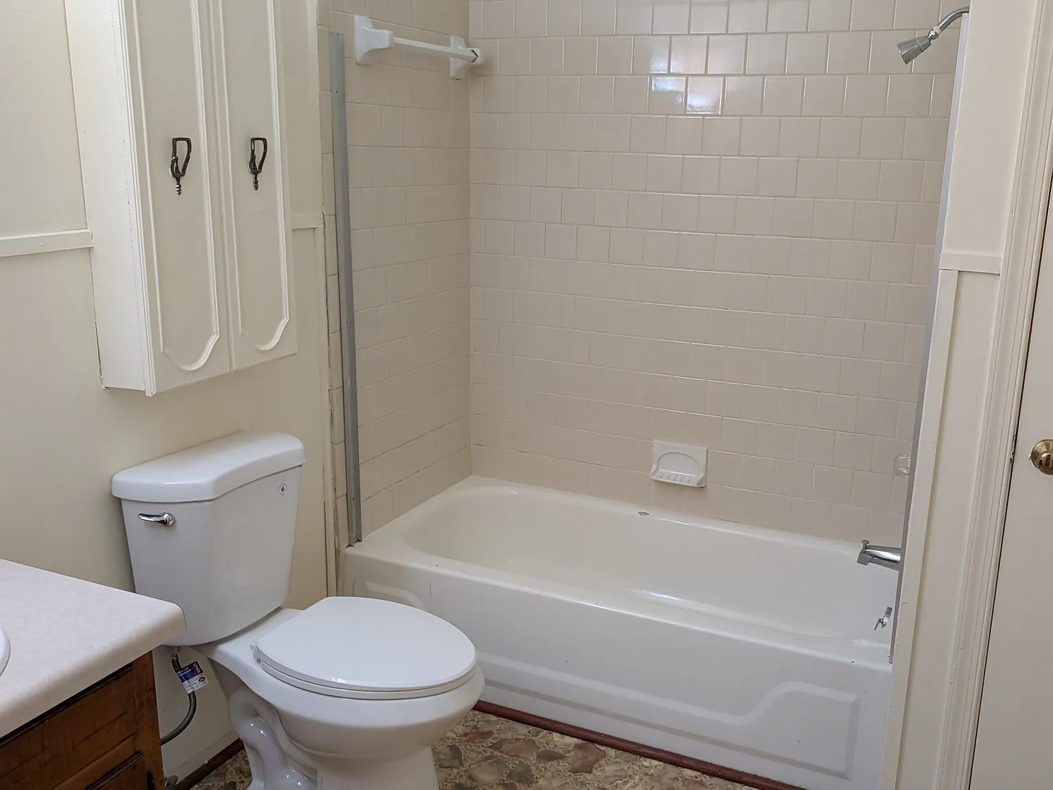 4 bed, 1960 sqft, $1,800 — Photo 3