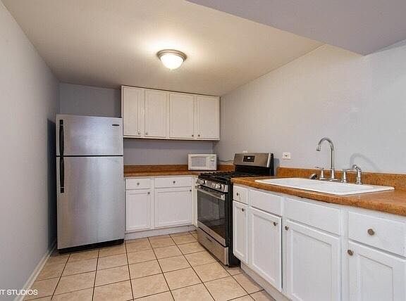 4th image of 2434 N California Ave