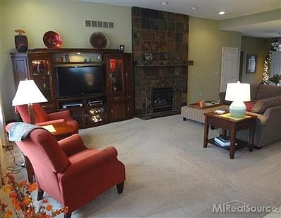 3rd image of 43260 Creek Dr
