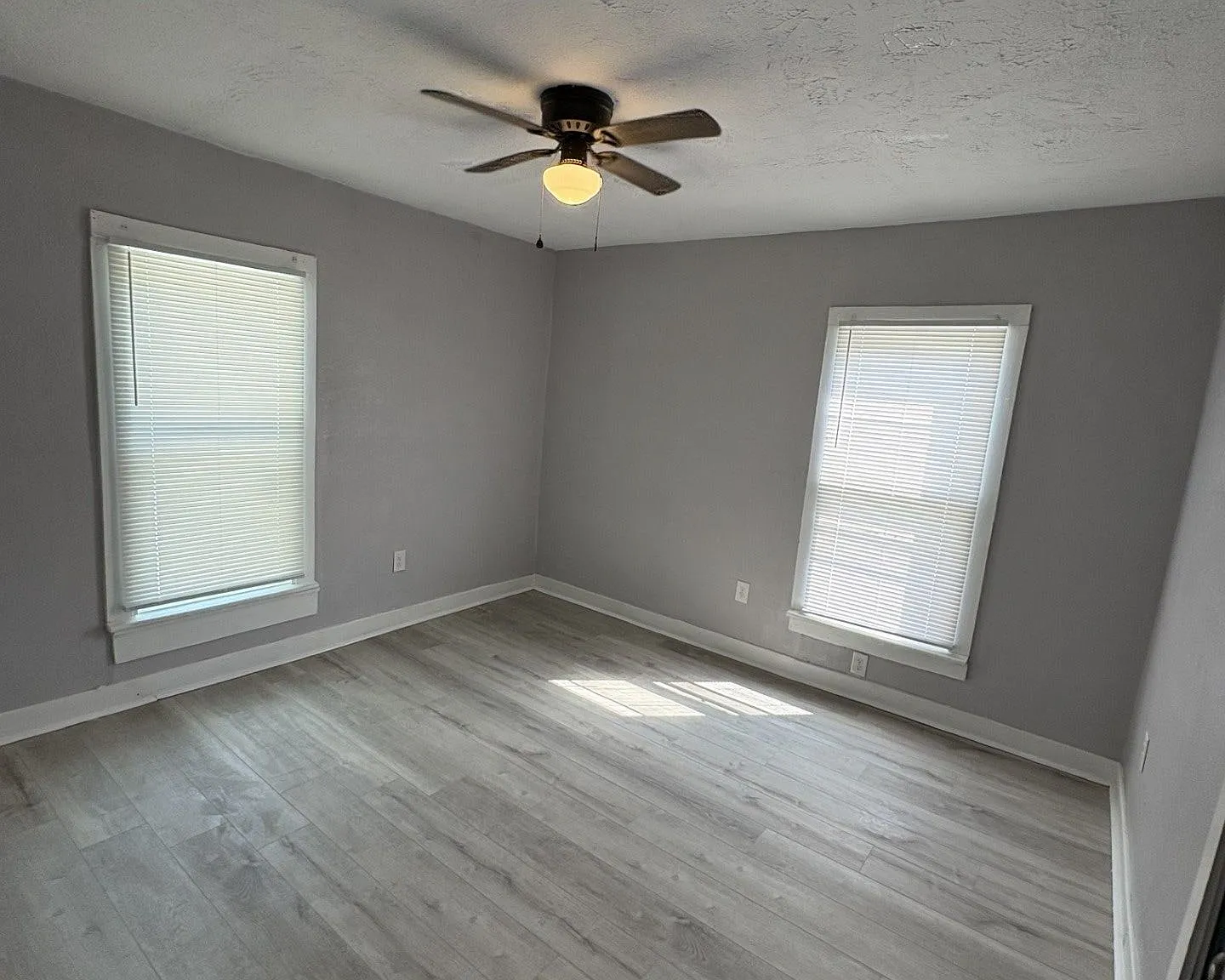909 Lane Avenue - 1 — Photo 4