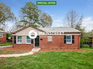 641 Reeves Ct, Charlotte, NC 28208