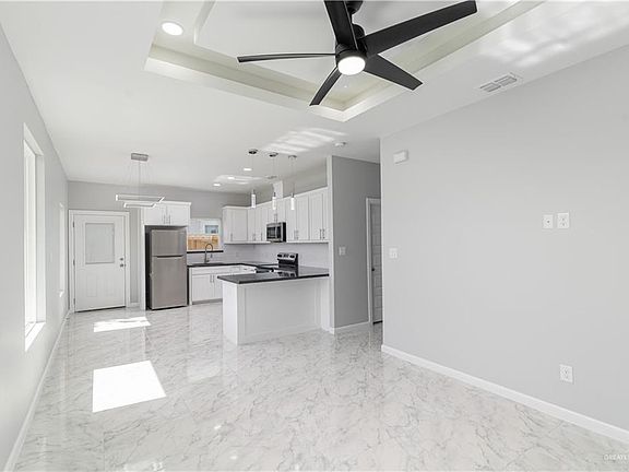 2nd image of 901 N Clarence Ave #3
