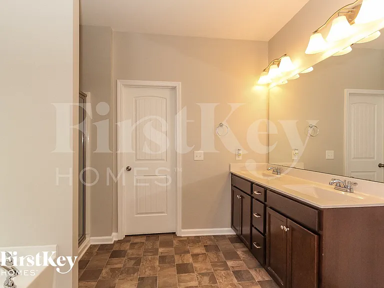 100 Bristleback Ct — Photo 10