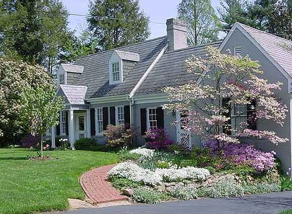 2nd image of 1614 Spottswood Pl