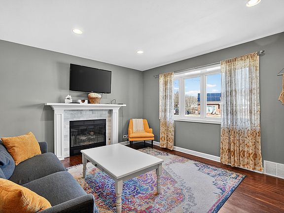 2nd image of 2512 Mann Ave