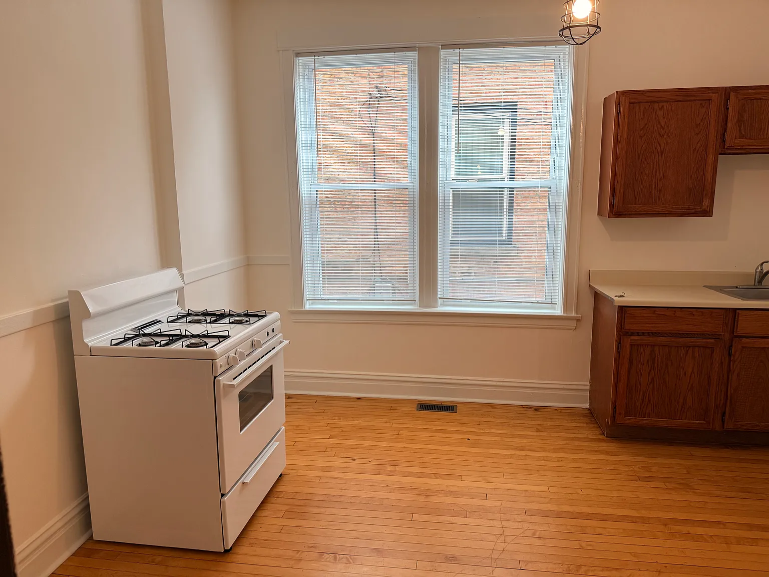 1 bed, 900 sqft, $1,625 — Photo 4