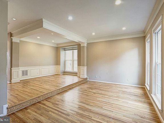 3rd image of 28 Arell Ct