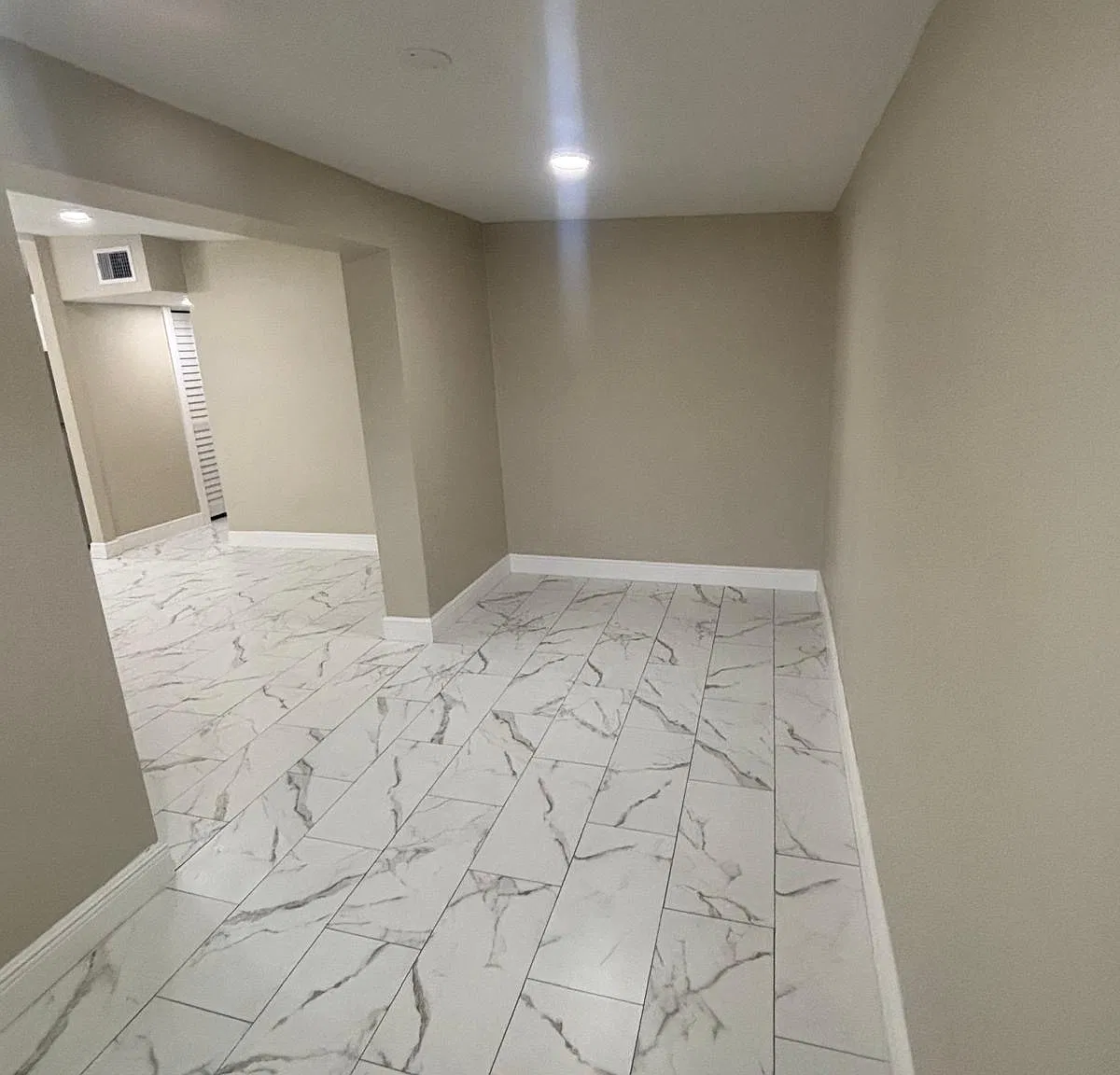 3 bed, 1256 sqft, $2,200 — Photo 3