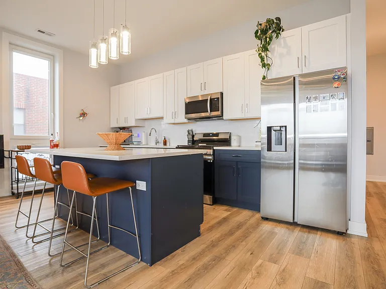 2402 W Carmen Ave #301 — Photo 2