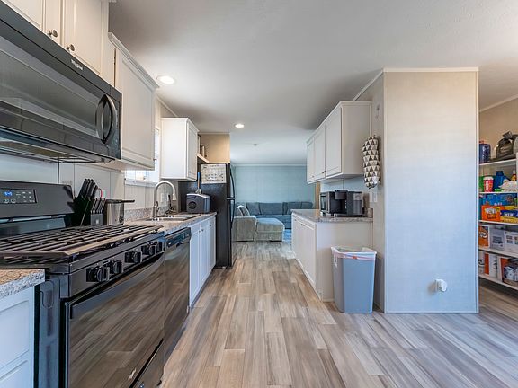 5th image of 1036 Lunga Dr