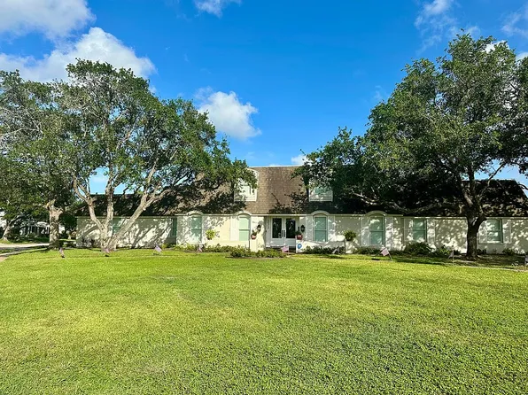 233 Cape Aron Dr, Corpus Christi, TX 78412