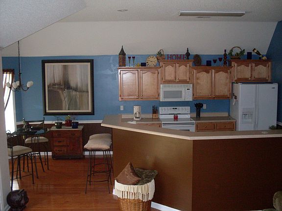 3rd image of 60 Winding Creek Dr