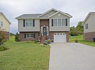 703 Brookhaven Dr, Kingsport, TN 37660