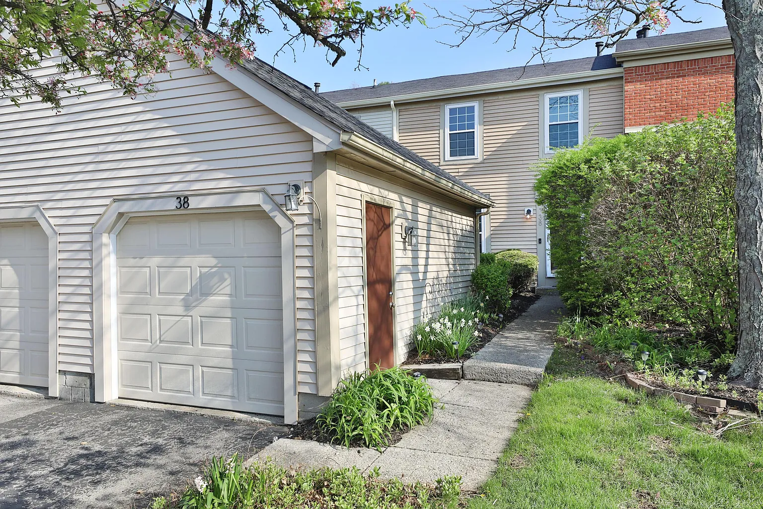 38 Ravine Ridge Dr S photo 1