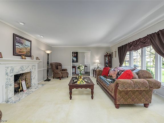 5th image of 362 Hamilton Cir