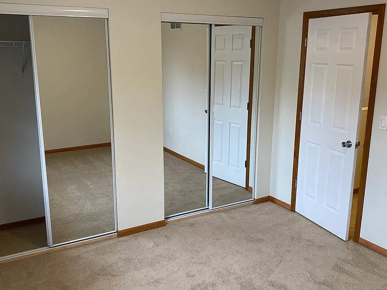 220 E Main St — Photo 13