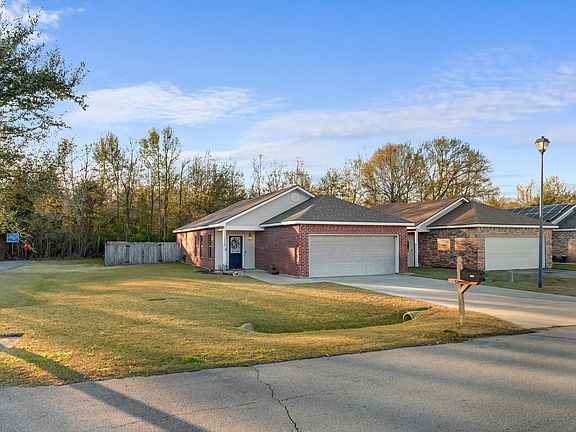 2nd image of 128 Bottle Brush Ln