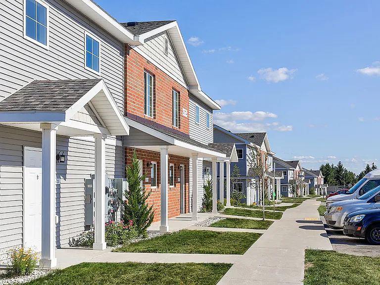Brookside Commons apartments