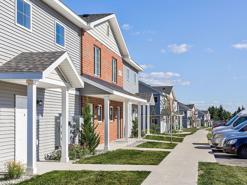 Brookside Commons apartments