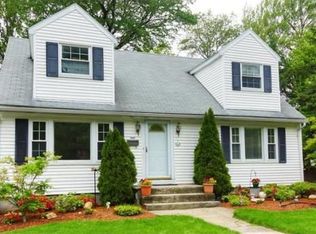 8 Kinney Ave, Burlington, MA 01803