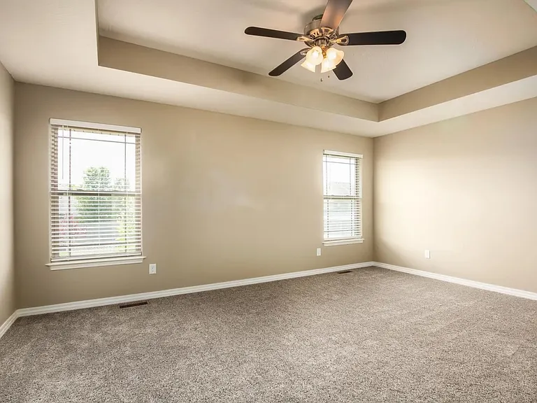 1064 E Lakota St — Photo 14