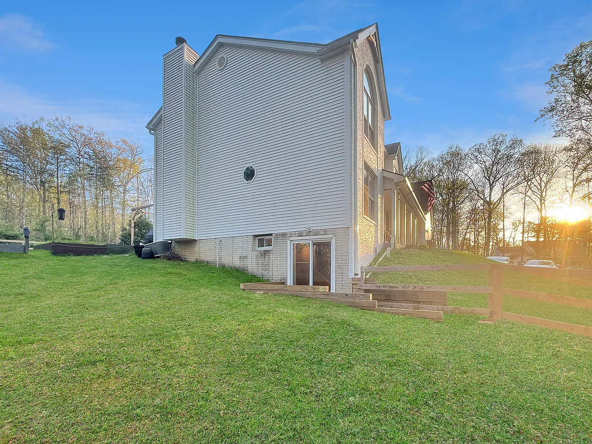 Building Photo - 7238 Hikmat Rd #1A