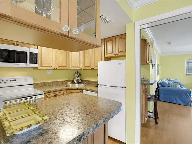 780 10th Ave S #22 — Photo 10