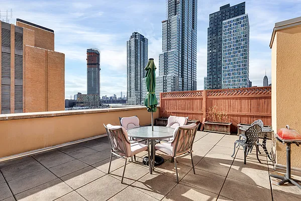 Sold by SERHANT. | media 7