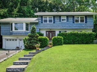 28 Black Birch Ln, Scarsdale, NY 10583