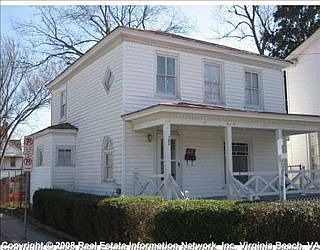2nd image of 162 Pine St