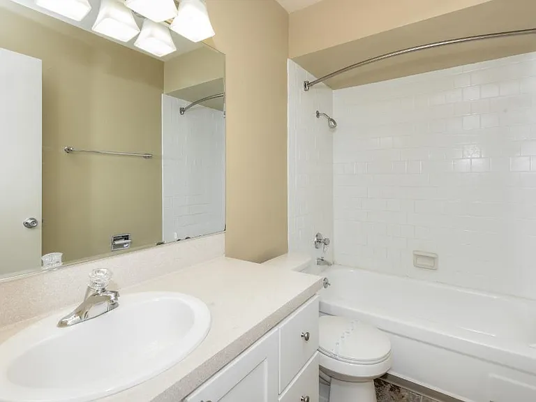 Royal Greens Apartments — Photo 19