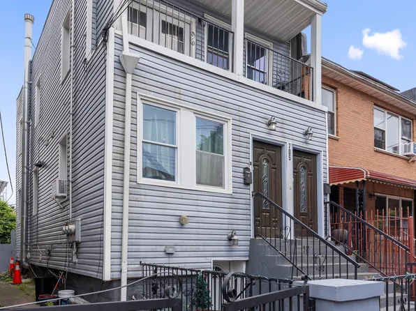 705 Schenck Avenue image 2 of 6