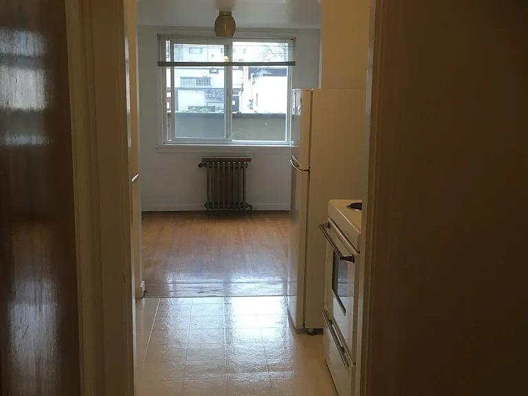 1245 Bute St — Photo 6