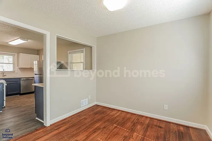 1028 Broadmoor Dr — Photo 10