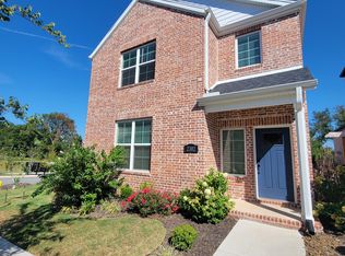 2302 E Frontier Elm Dr, Fayetteville, AR 72703