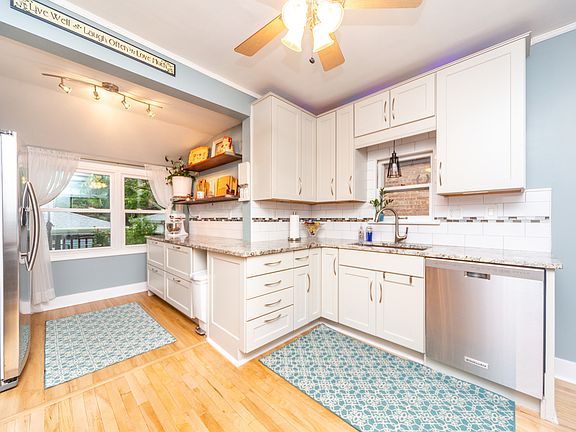 4th image of 5921 N Leonard Ave